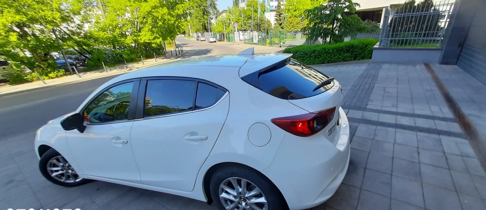 Mazda 3 cena 52700 przebieg: 72800, rok produkcji 2017 z Warszawa małe 781